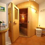 Edelweiss Rooms&app 招待所