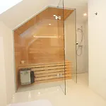 Edelweiss Rooms&app 招待所