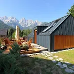 Edelweiss Rooms&app 招待所 3*