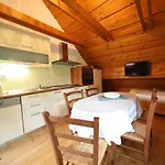 Edelweiss Rooms&app 招待所 3*