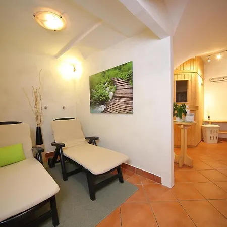 Edelweiss Rooms&app Konukevi 3*