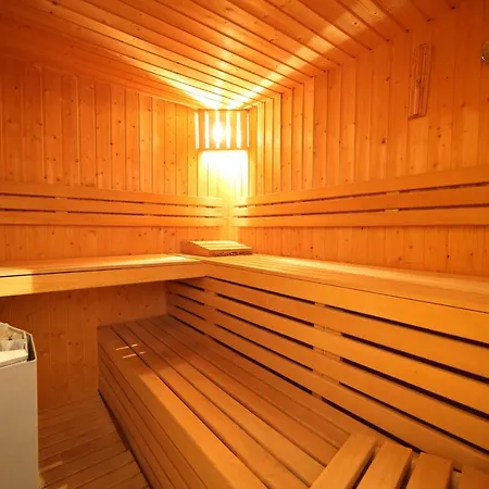 Edelweiss Rooms&app Guest house 3*