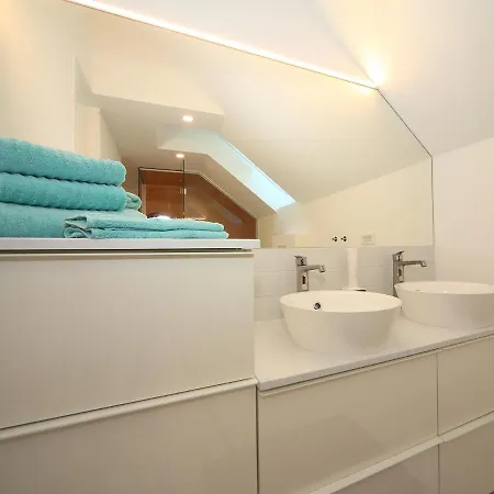 Edelweiss Rooms&app
