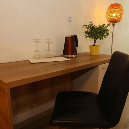 Edelweiss Rooms&app