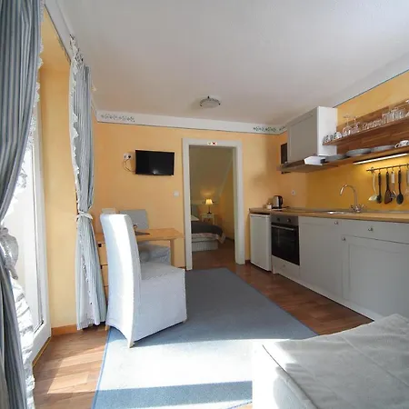 Edelweiss Rooms&app Guest house