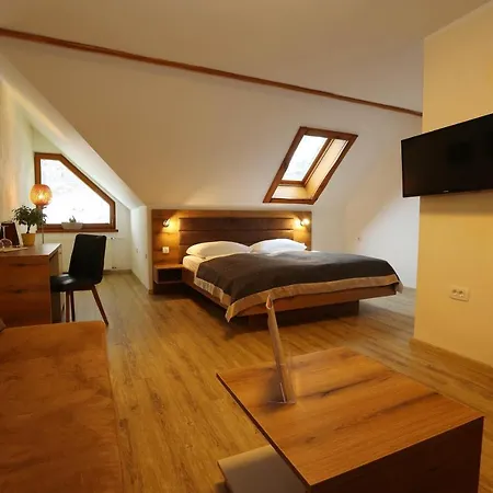 Guest house Edelweiss Rooms&app 3*