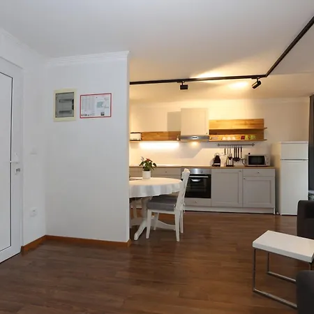 Edelweiss Rooms&app