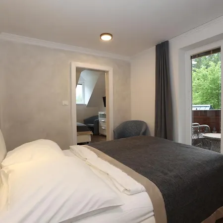Edelweiss Rooms&app Guest house 3*