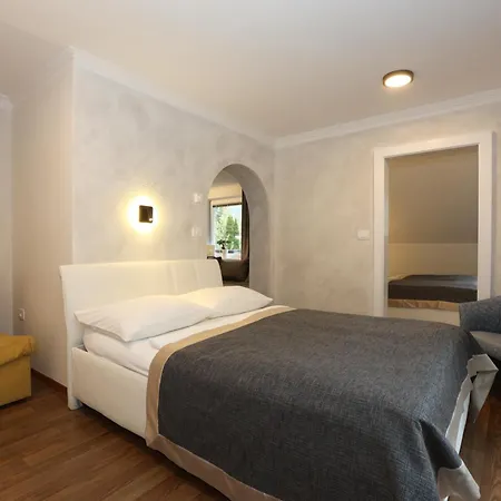 Edelweiss Rooms&app Guest house 3*