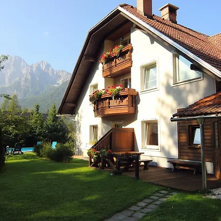 Edelweiss Rooms&app