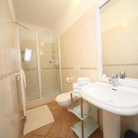Edelweiss Rooms&app