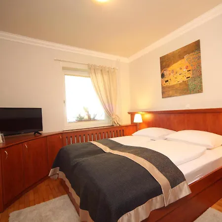 Edelweiss Rooms&app