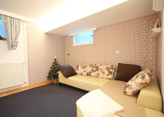 Edelweiss Rooms&app Guest house 3*